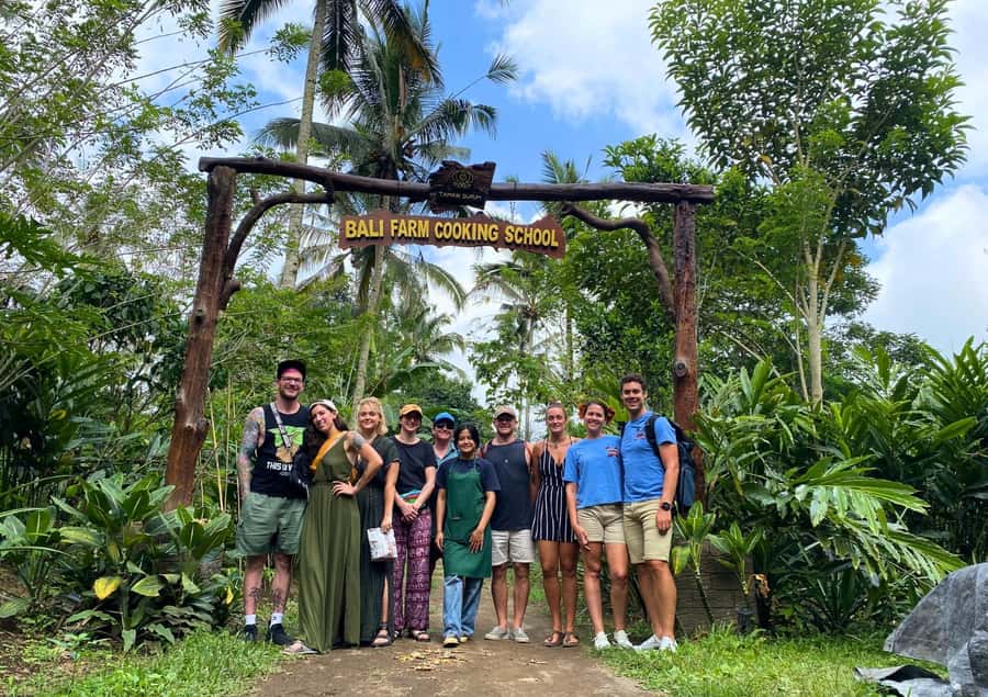 Ubud: Balinese Cooking Class at an Organic Farm - Food, Drinks, and What’s Included in Your Day