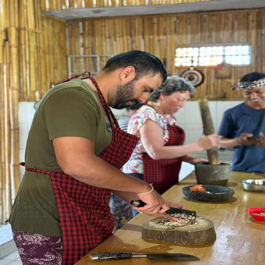 Ubud: Balinese Cooking Class with Traditional Dishes - The market visit and meeting farmers (what it teaches you)