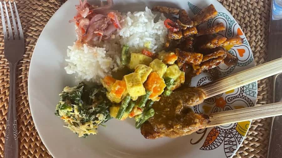 Ubud: Cooking Class with Transfers and Optional Market Visit - Market Tour in Ubud (Morning Only): Picking Ingredients Like a Local