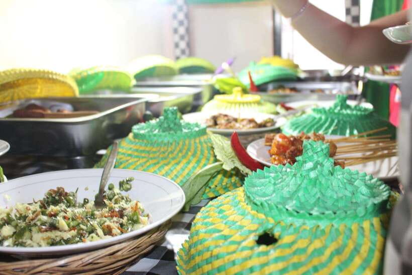 Ubud : Regular or Vegetarian cooking class with market visit - Lunch or dinner buffet: eat what you built