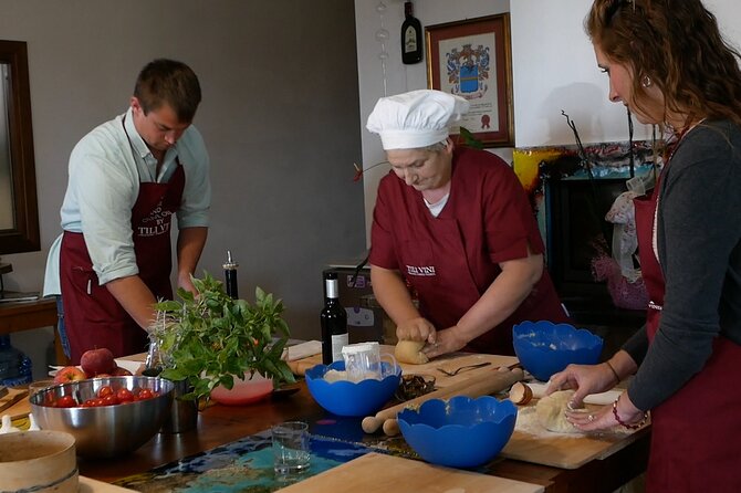 Umbrian Regional and Traditional Cooking Class with Lunch in Assisi - What the 10-Person Limit Does for Your Learning