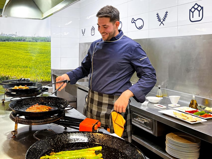 Valencia: Paella Cooking Class with Central Market Tour - Your finished paella and the meal that follows