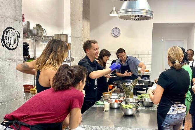 Valencian paella cooking class, tapas and visit to Ruzafa market. - San Valero meet-up and the quick walk to the kitchen
