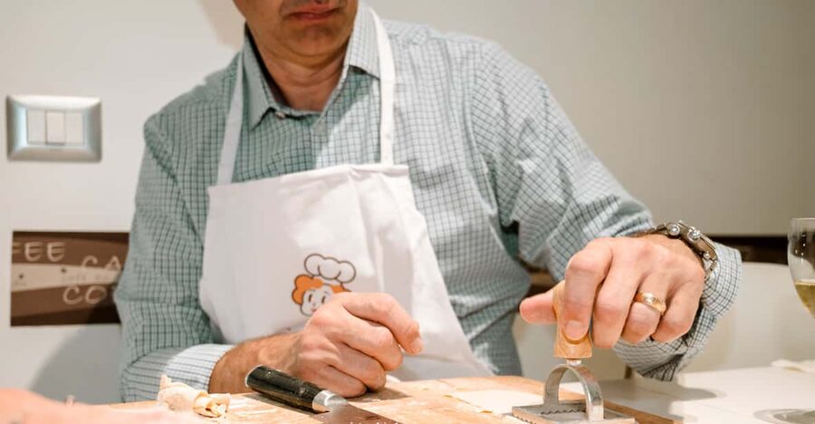 Varenna: Pasta & Tiramisu Cooking Class at a Local's Home - Aperitivo hour: prosecco, nibbles, and the first taste of the evening