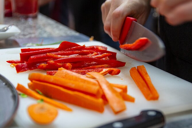 Vegetable Paella cooking class, tapas and Ruzafa market visit - The tapas and sangria workshop: warm-up before the stove