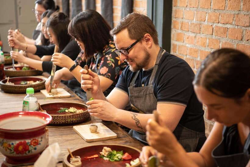 Vegetarian Hanoi Cooking Class: Master Vietnamese Cuisine - The feast: eating with your hosts (and why it matters)