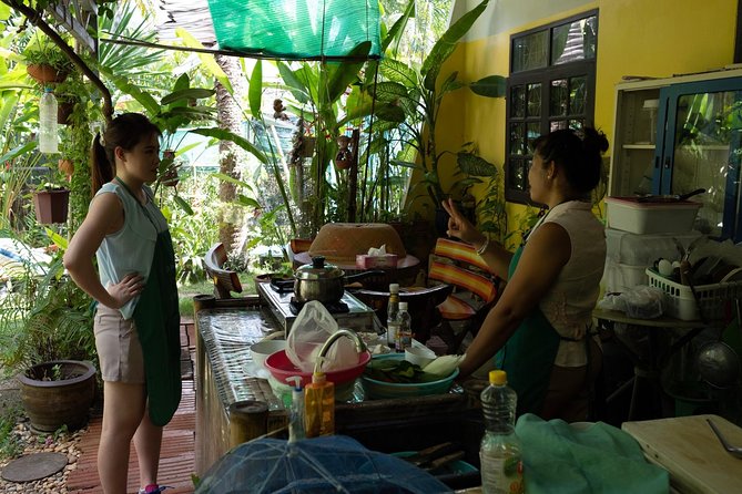 Vegetarian Organic Thai Cooking Class and Market Tour in Phuket - Learning with a certified Thai teacher: what you should listen for