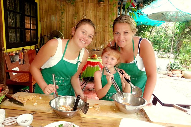 Vegetarian Organic Thai Cooking Class and Market Tour in Phuket - The hotel pickup and timing that shape your day