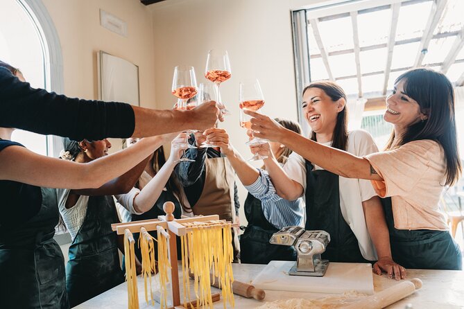 Venetian Secrets 3 course Cooking Class and Unlimited Prosecco - The pacing: from Prosecco sip to family-style meal