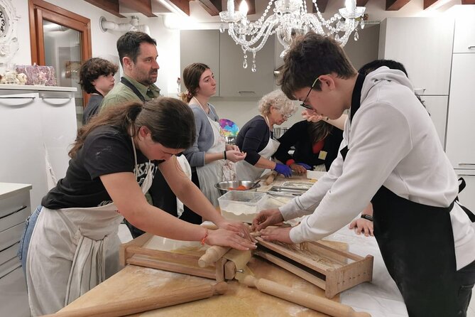 Venice Cooking Class in Mestre – Pasta & Tiramisu, wine and more - Wine With Angela: Prosecco at the Door and Veneto Pairings