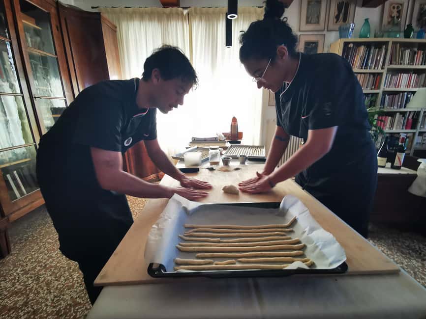 Venice: Cooking Class with Tiramisu and Pasta Making - Inside the 16th-Century Venetian Palace: what your evening feels like