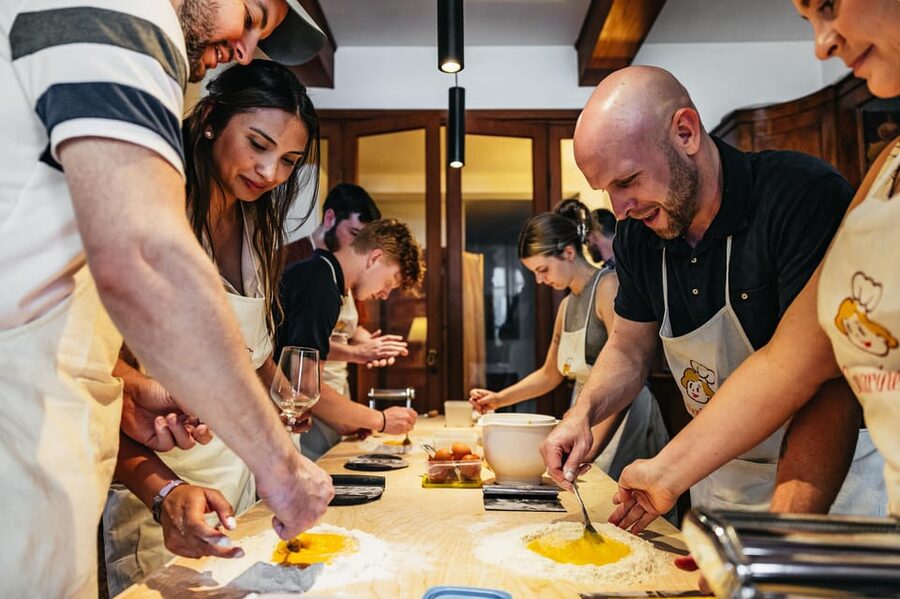 Venice: Pasta and Tiramisu Cooking Class at a Local's Home - Wine, prosecco, and the host-family meal