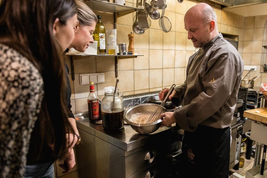 Vienna: Traditional Kaiserschmarrn Cooking Class & Tasting - The live cooking class: how the hour is structured