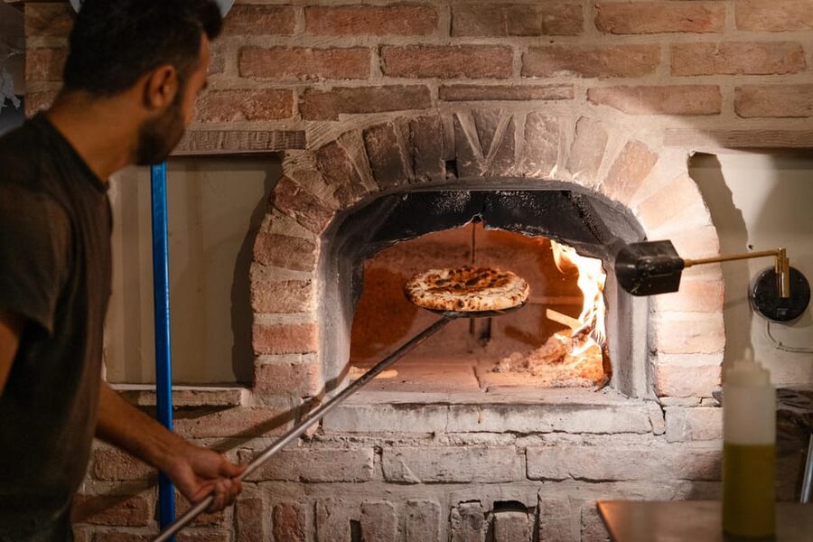 Volterra: Pizza Cooking Class in a tuscan farmhouse - A Working Agriturismo Outside Volterra, With Real Tuscan Lunch Energy