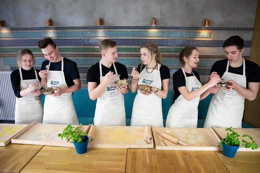 Warsaw: Polish Dumplings Cooking Class - The 150-minute flow: dough to dumplings to a full plate