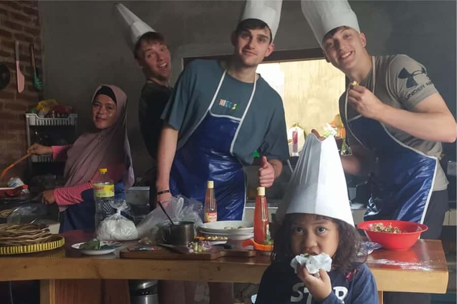 Yogyakarta: 3-hour Cooking Class with Market Tour - Entering the kitchen: where technique becomes taste