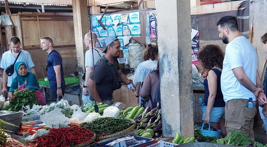 Yogyakarta: Javanese Cooking Class & Market Tour - From pickup to the morning market: what makes Yogyakarta shopping special