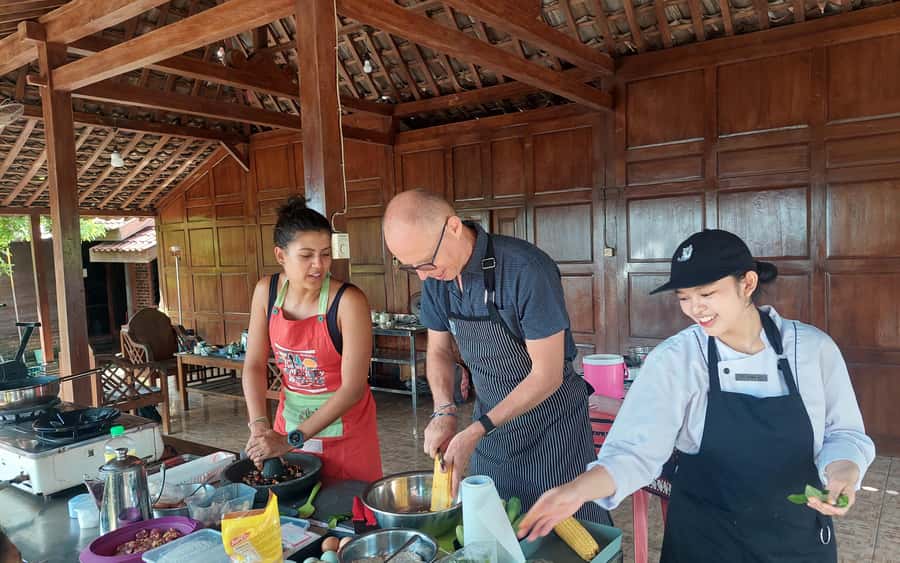 Yogyakarta: Javanese Cooking Class & Market Tour - Who should book this Yogyakarta cooking and market tour?